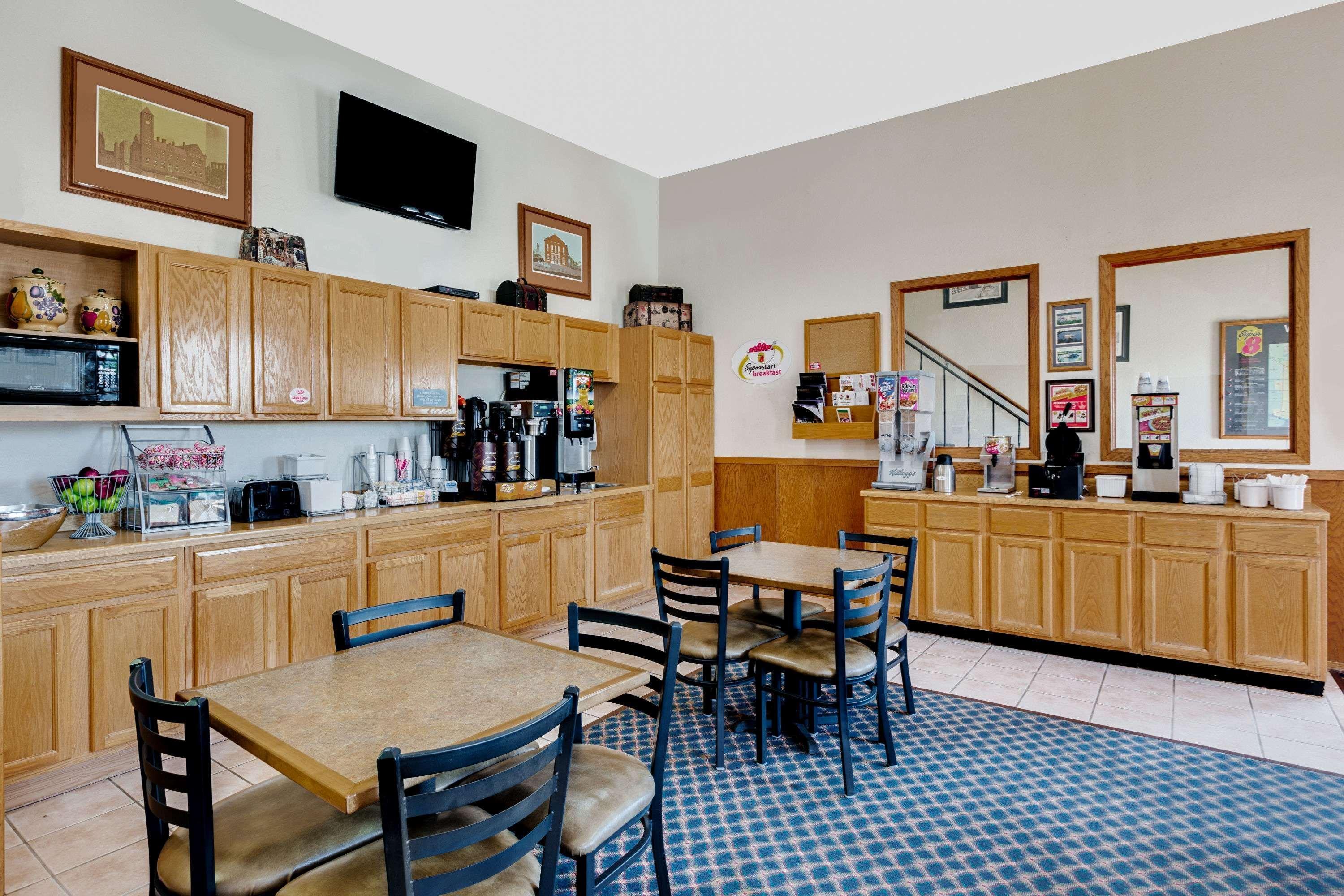 Super 8 By Wyndham Keokuk Hotel Luaran gambar