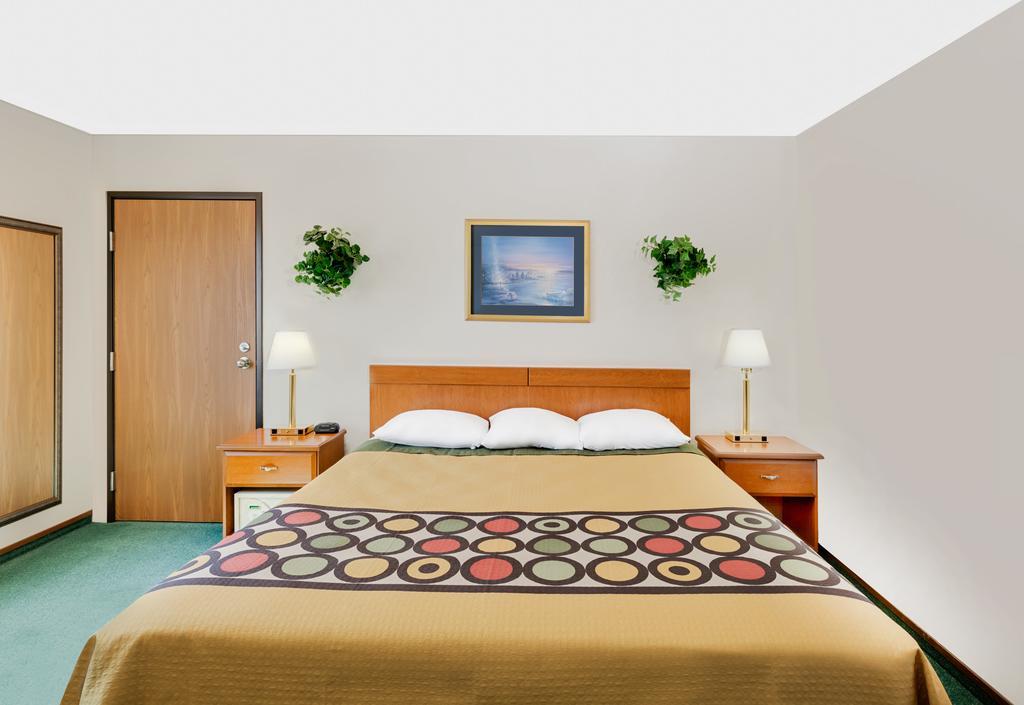 Super 8 By Wyndham Keokuk Hotel Luaran gambar