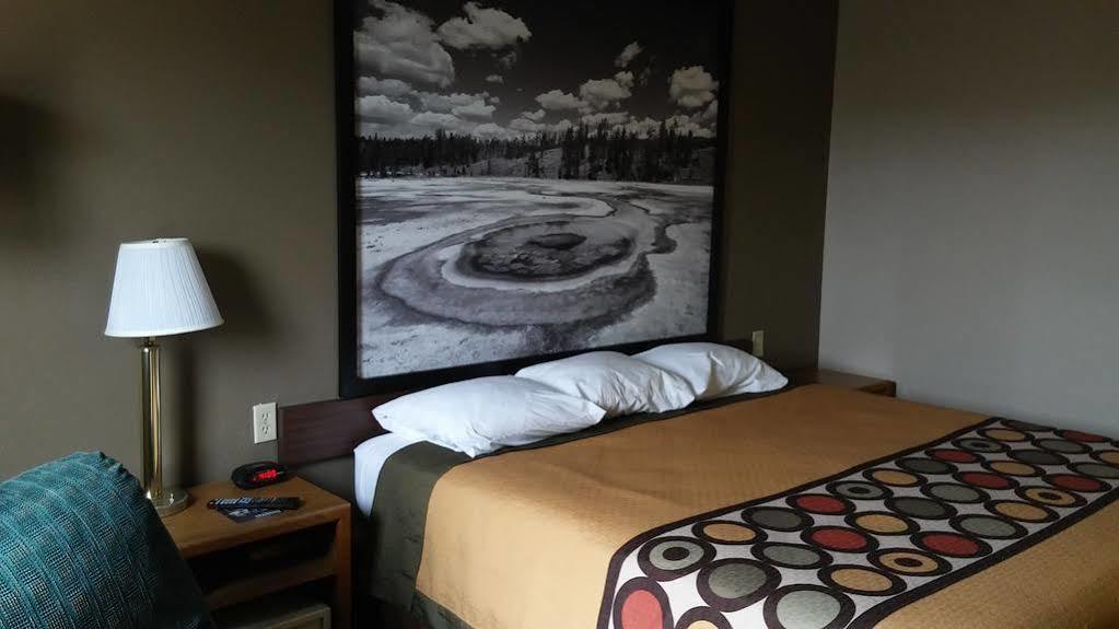 Super 8 By Wyndham Keokuk Hotel Luaran gambar