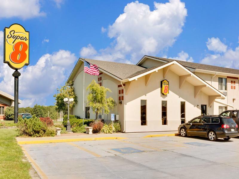 Super 8 By Wyndham Keokuk Hotel Luaran gambar